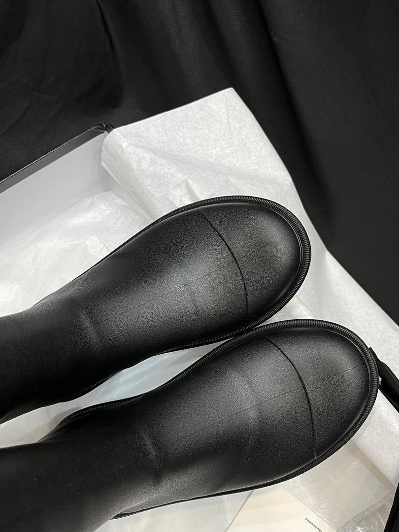 C RAIN BOOTS
