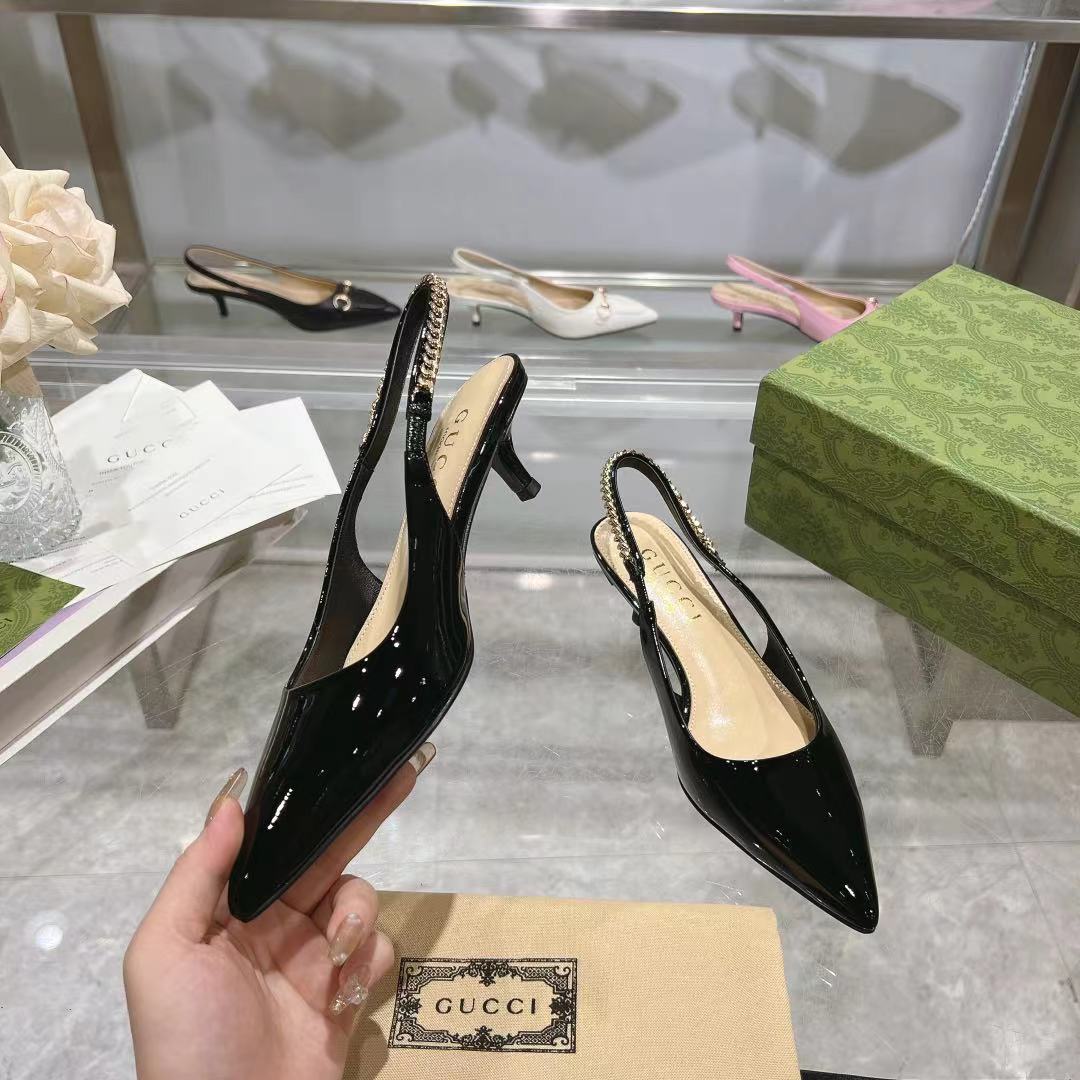 Tacones clásicos de charol